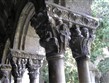 Francie, Provence, Arles, křížová chodba, detail hlavic