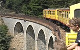 Languedoc - Francie - Languedoc - Train Jaune má elektrický pohon a některé vagony otevřené