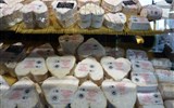 Francouzské puzzle - francie - Normandie - Rouen, typický normandský sýr Neufchâtel se vyrábí již od 6.století a má jemné aroma po houbách