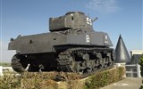 Normandie - Francie - Normandie - Arromanches, M4Sherman s 76 mm kanonem