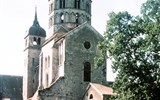 Zájezdy pro kolektivy - Francie - Francie - Burgundsko - Cluny, věž Clocher de l´Eau Benite, jediná zachovalá věž kostela sv.Petra a Pavla