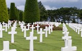 Normandie - Francie - Normandie - Americký hřbitov, řady křížů a řady lidských životů